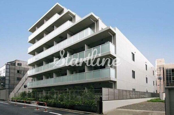 エスティメゾン東新宿の物件外観写真